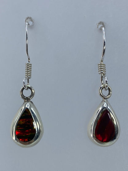 Aretes de plata con ópalo de fuego multicolor de 3 cm colgando