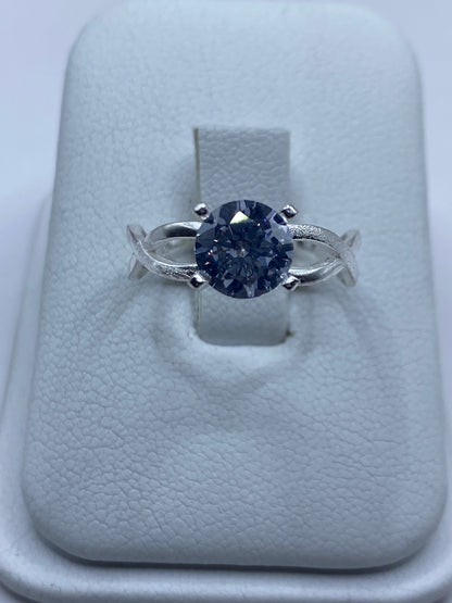 Anillo solitario de plata 925 con circonia blanca brillante en estuche de presentación