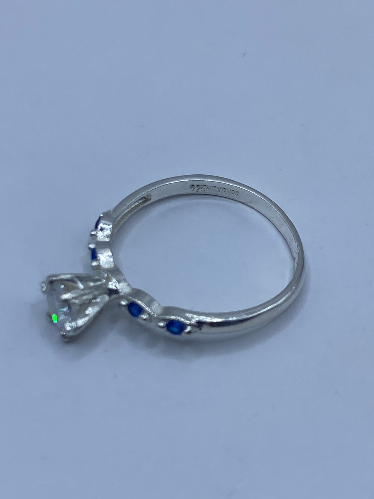 Anillo Solitario Circonia Blanca con Pavé Azul — Plata 925 — foto 5