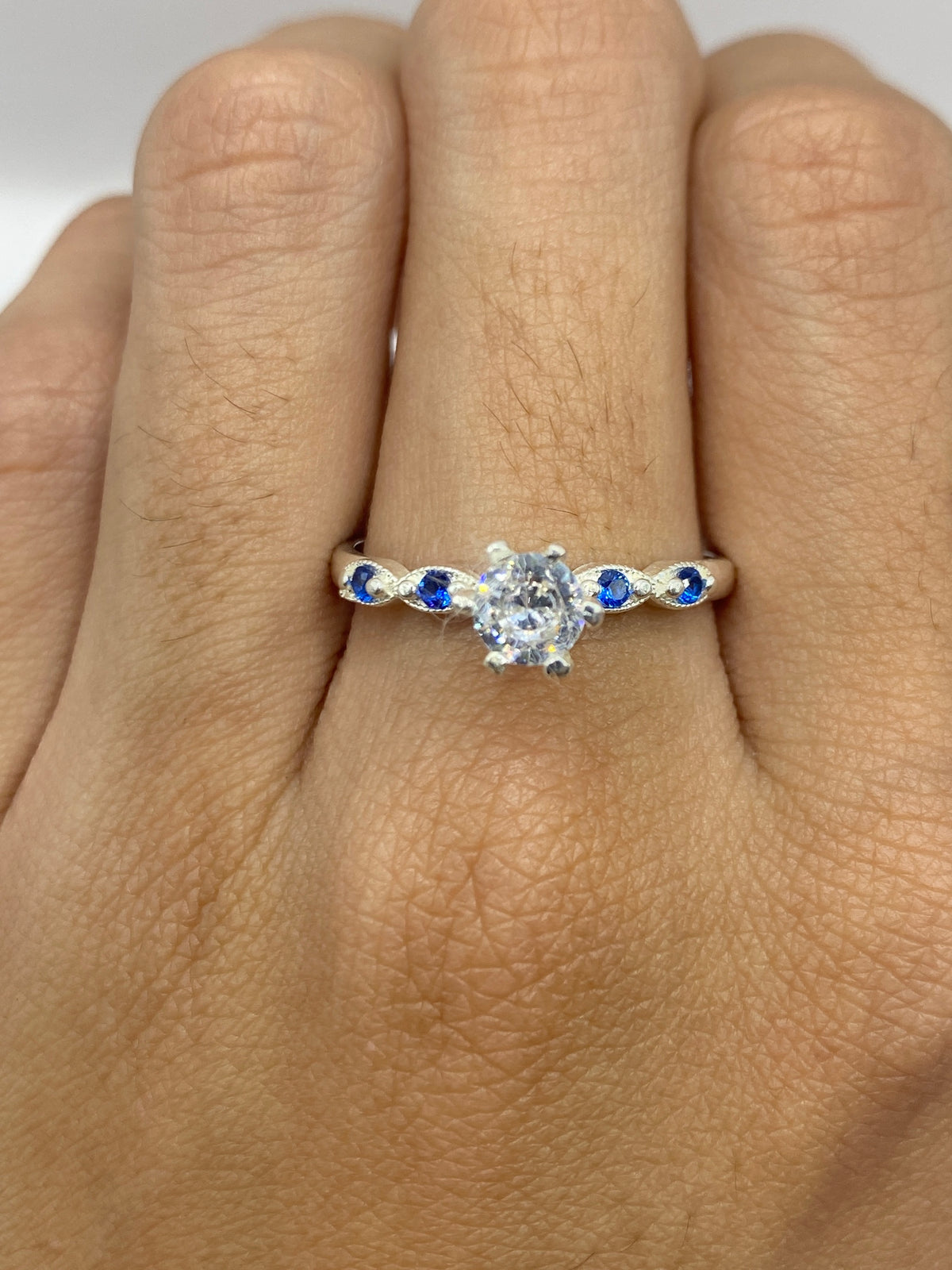 Anillo Solitario Circonia Blanca con Pavé Azul — Plata 925 — foto 6