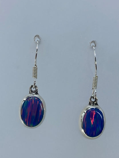 Arete individual de ópalo de fuego engastado en plata, gancho francés, 2.8 cm