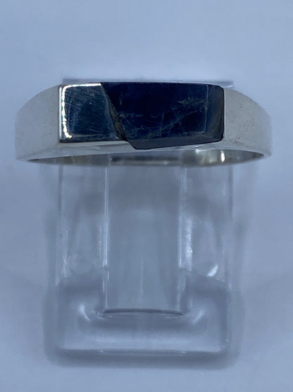 Anillo de plata 925 con lapislázuli azul profundo engastado en taller de Taxco