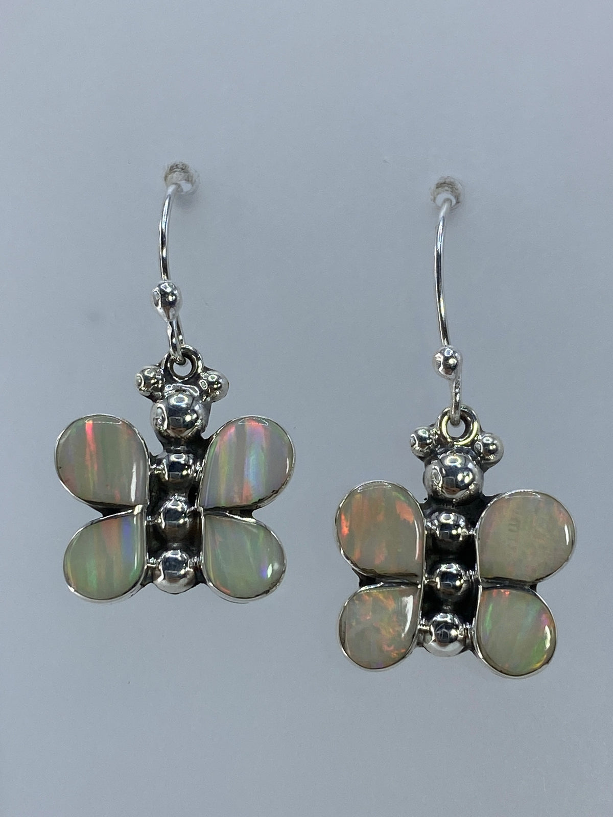 Arete individual de ópalo de fuego engastado en plata 925 de Taxco