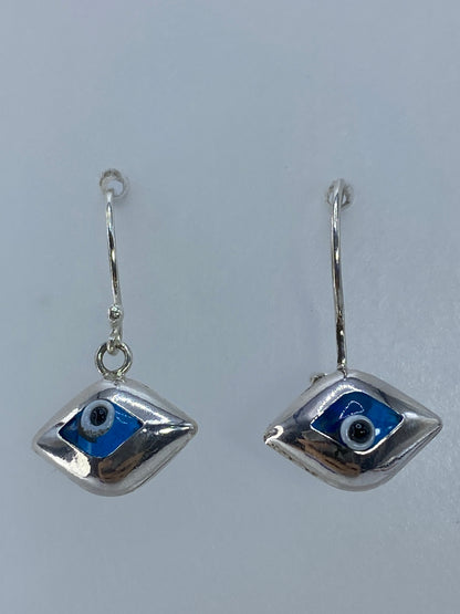 Par de aretes de plata 925 con piedra azul cielo engastada, colgando de gancho