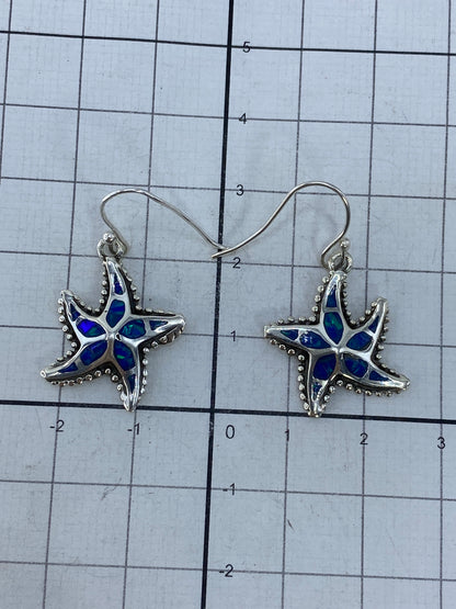 Medida de los aretes sobre rejilla: 3 cm de largo