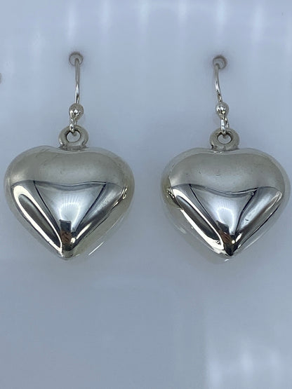 Par de aretes de plata 925 en forma de corazón macizo, gancho francés