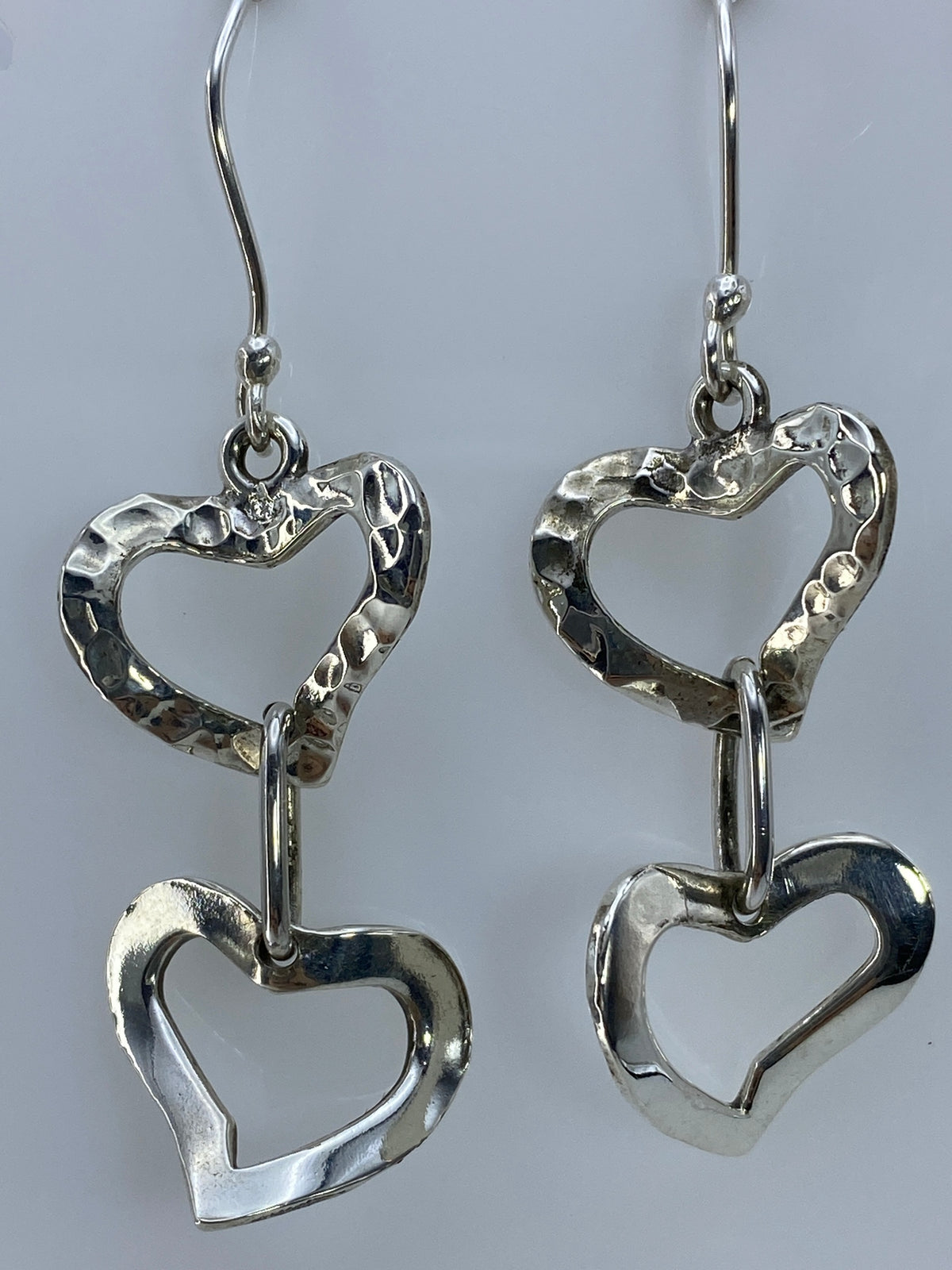 Aretes en par mostrando el Quinto 925 — plata auténtica de Taxco