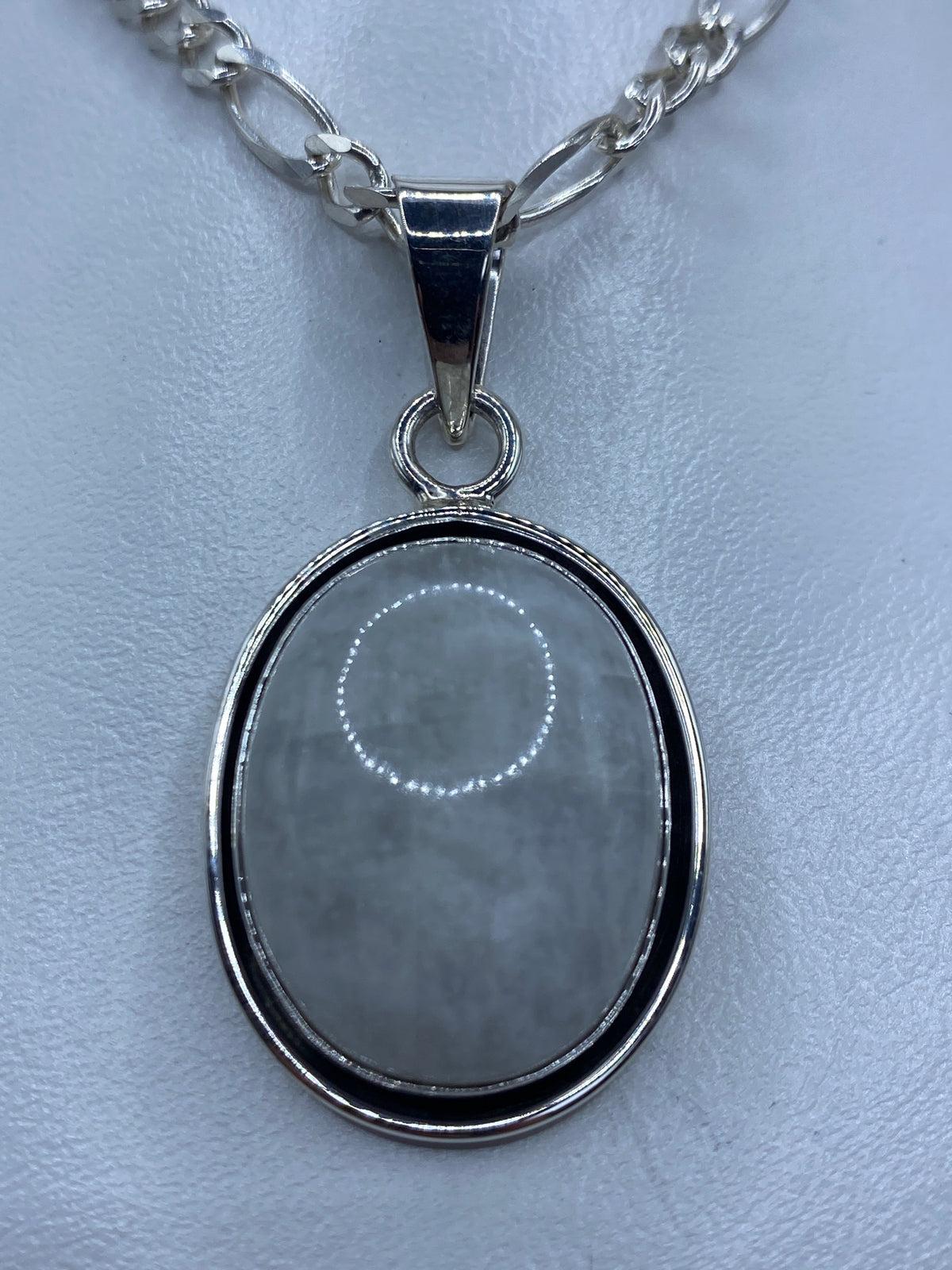 Dije de plata 925 con cuarzo cristalino engastado, colgante de 4.7 cm sobre cadena de eslabones