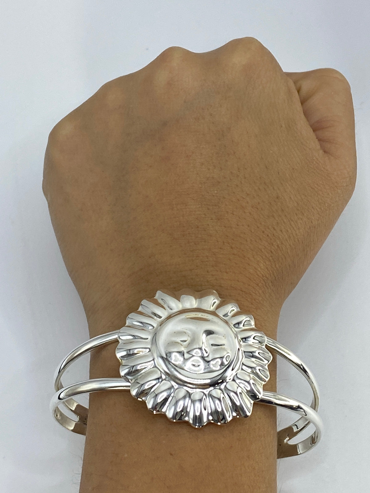 Brazalete de Plata Repujado Sol y Luna — Taxco 925 — foto 6