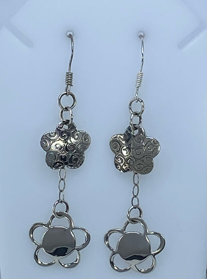 Par de aretes de plata calado floral geométrico de 7.5 cm en dos niveles