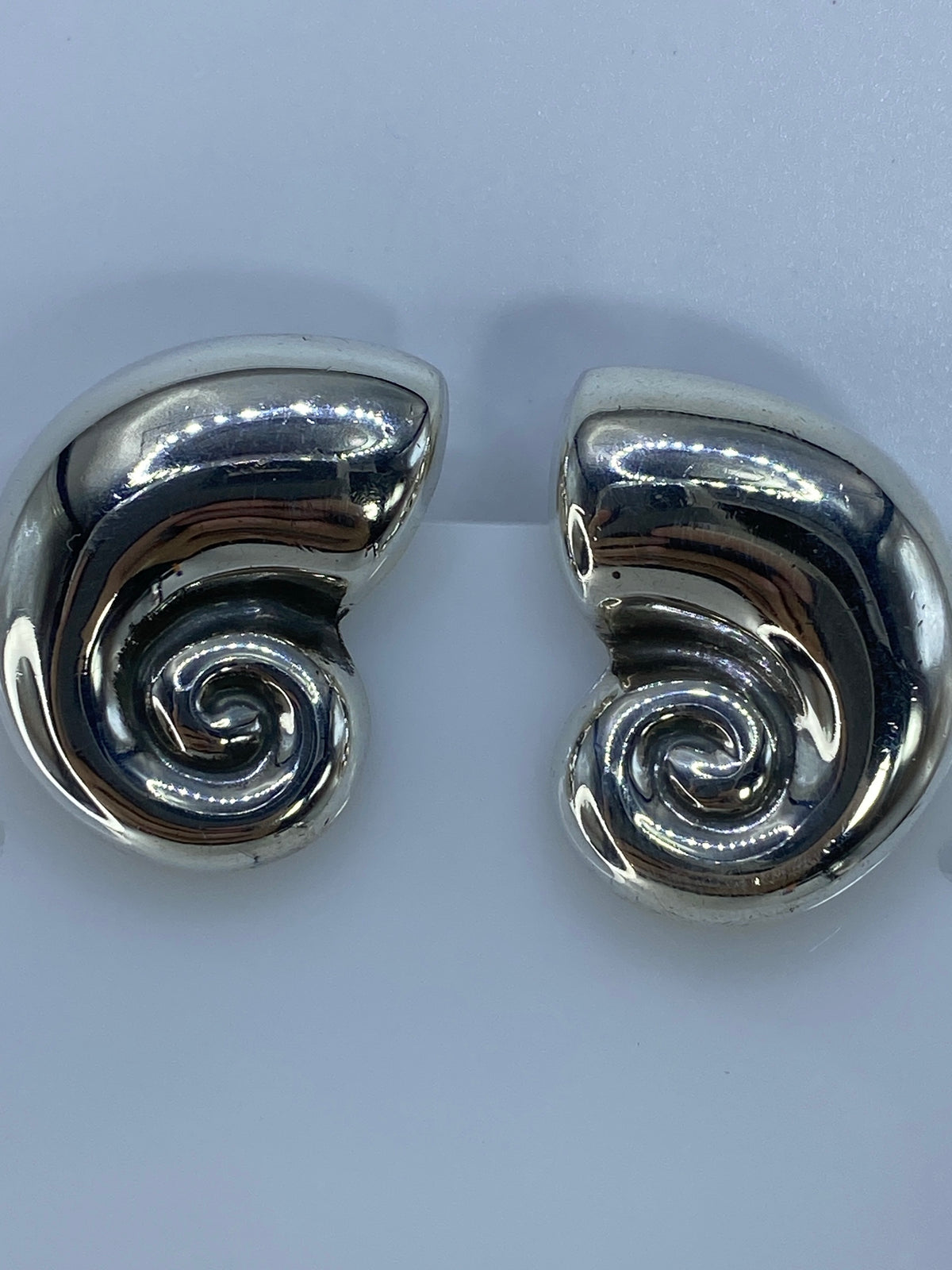 Aretes con Quinto 925 grabado en la base
