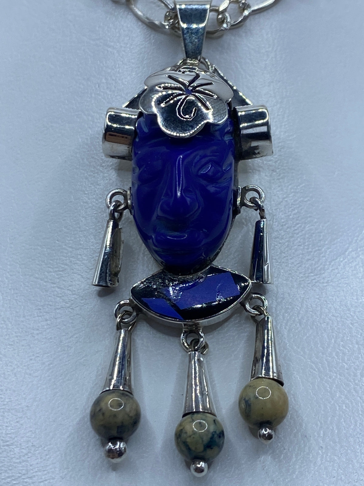 Dije colgante de 6.3 cm de largo con acabado de plata 950 pulida