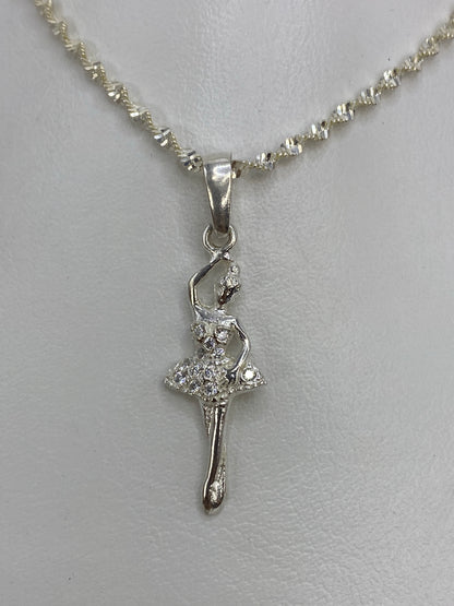 Dije de bailarina en plata 925 con micro-circonia blanca, colgado de cadena de plata