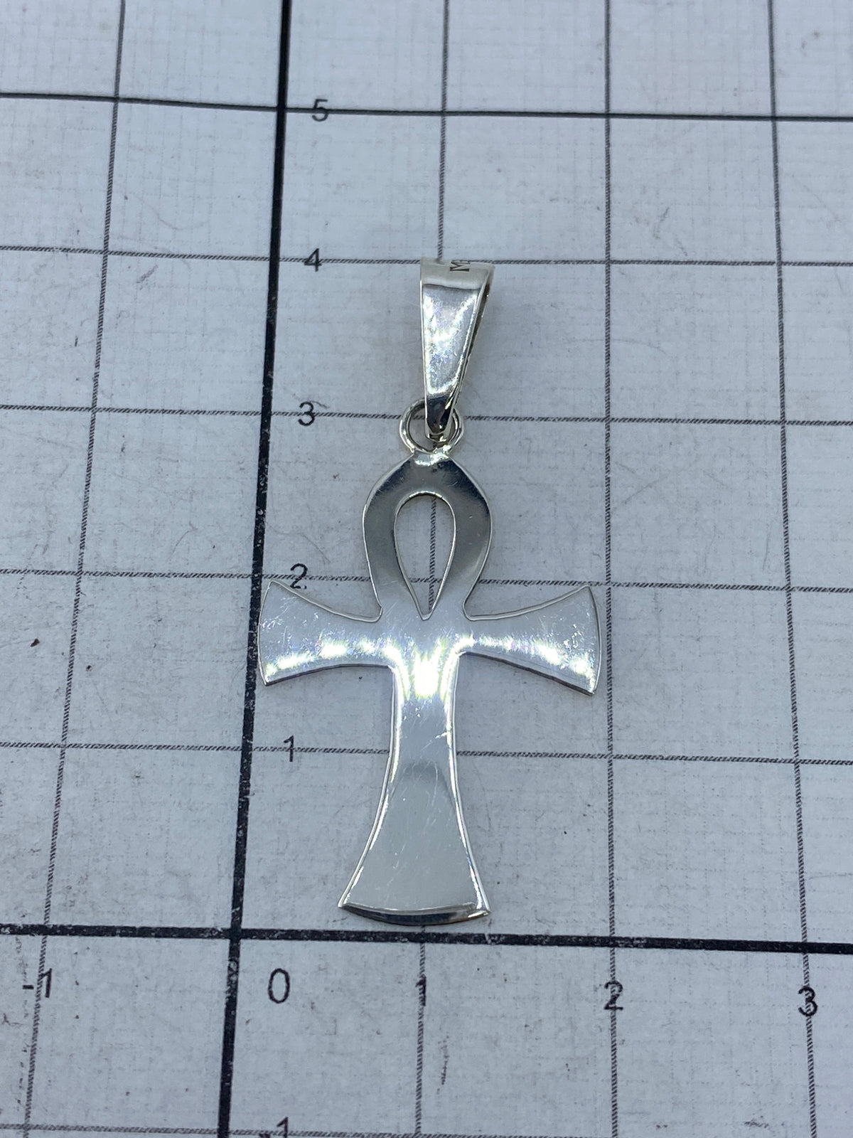 Dije de plata 925 con marcaje de Quinto — garantía de autenticidad