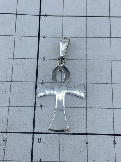 Dije de plata 925 con marcaje de Quinto — garantía de autenticidad