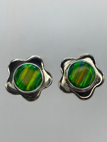 Reverso de los aretes mostrando el sello de Quinto 950 de Taxco