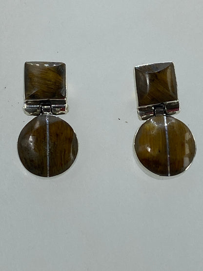Par de aretes de plata 950 con Ojo de Tigre café engastado a mano