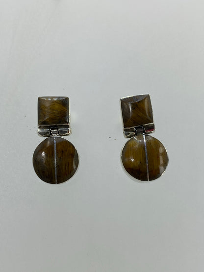 Detalle del Ojo de Tigre mostrando su destello natural y bandas características