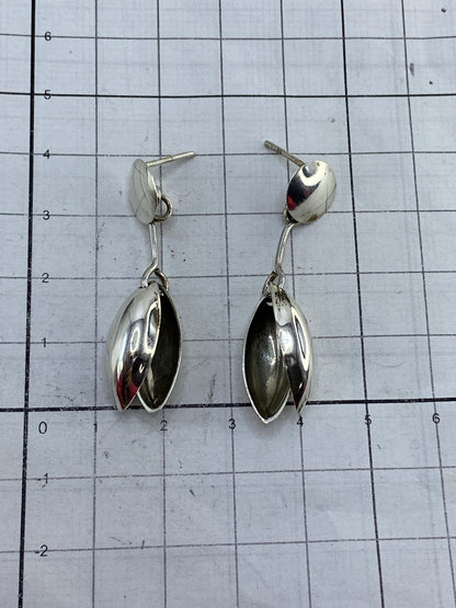 Aretes en estuche azul, listos para regalo