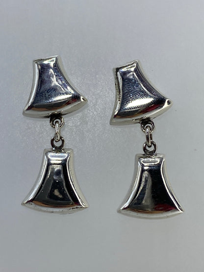 Par de aretes campana de plata 950 con cartoneado, volumen 3D, acabado pulido