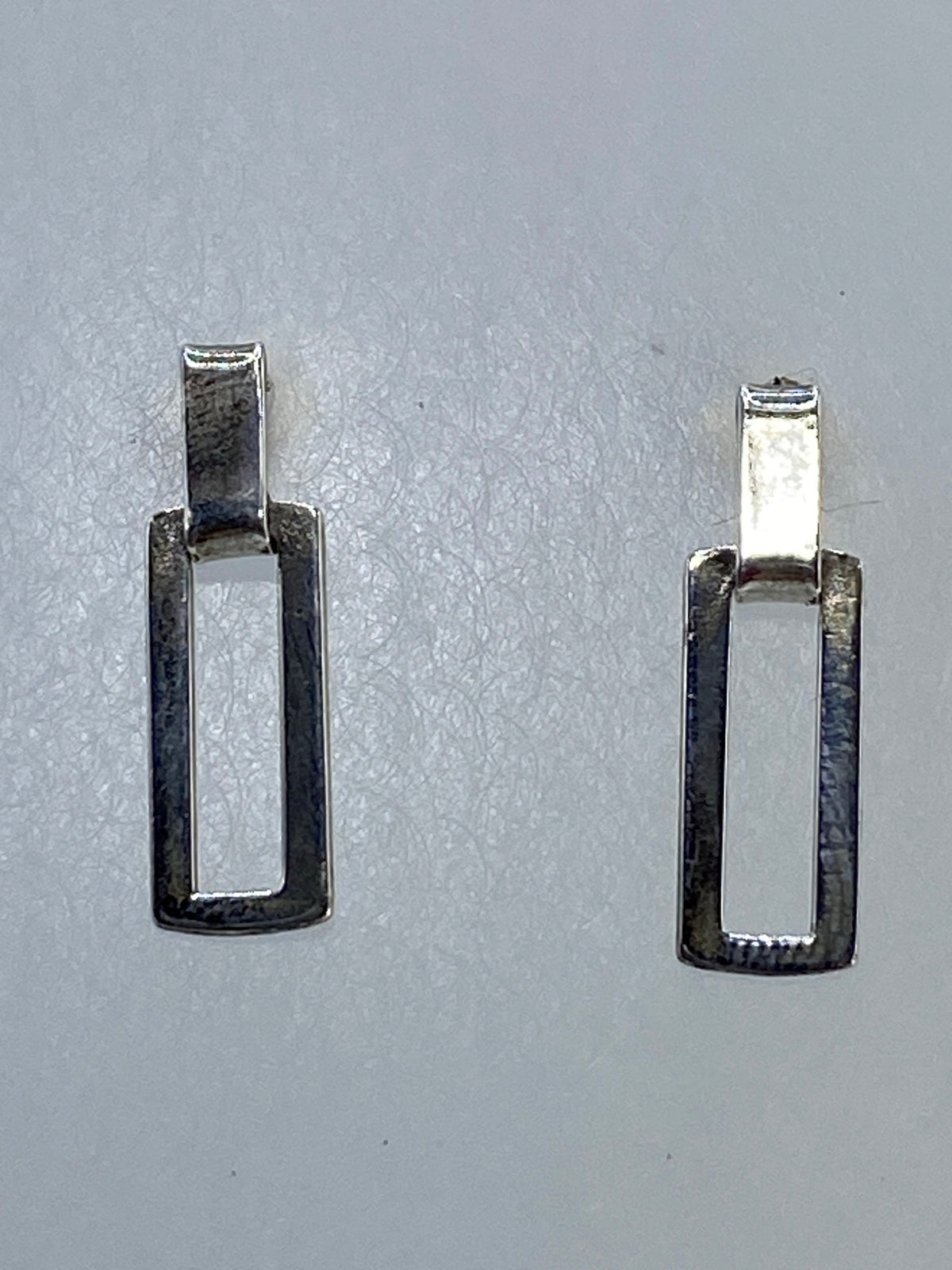 Detalle del corte de precisión en calado de plata 925