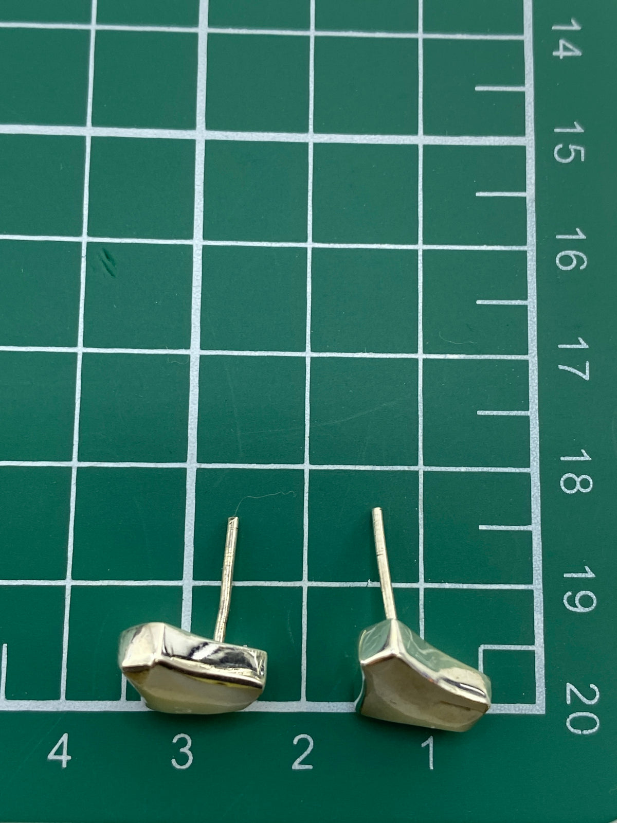 Aretes de cuarzo blanco en plata Taxco, listos para usar