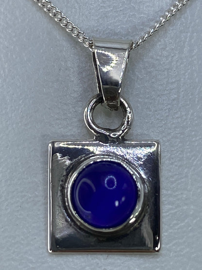 Detalle del engaste a mano en plata 925