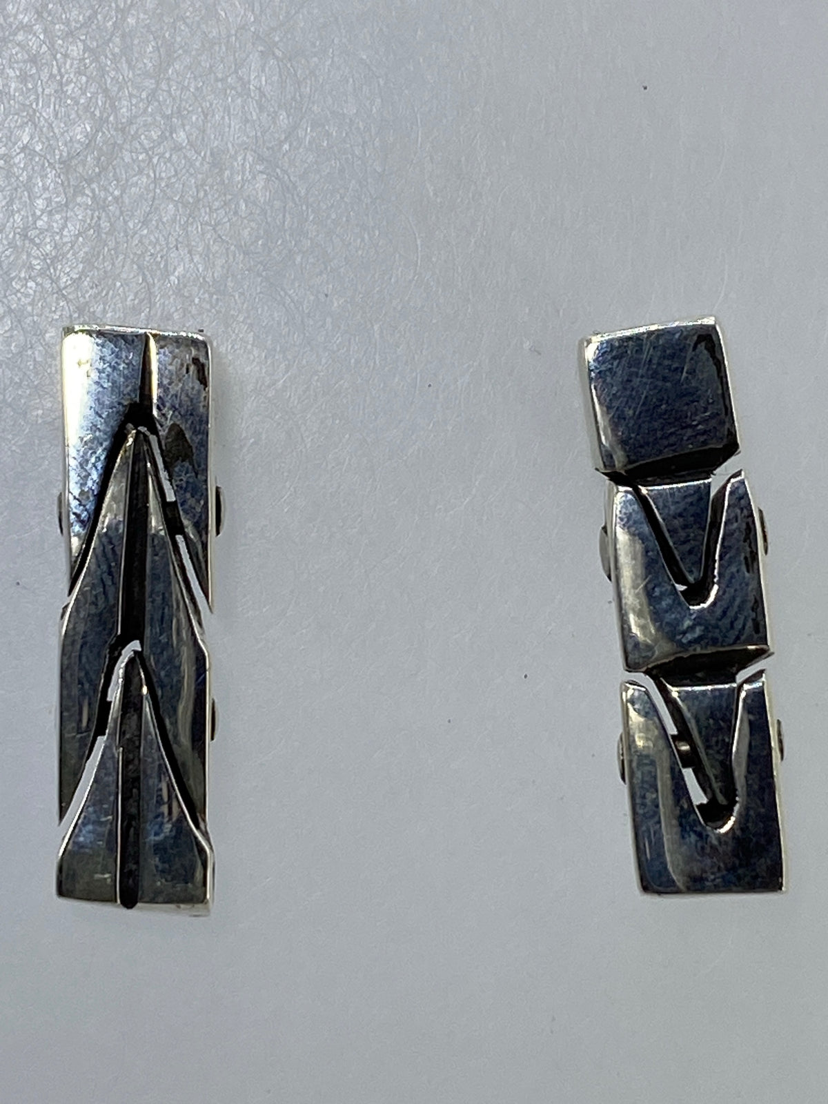 Aretes sobre regla métrica, medidas claras