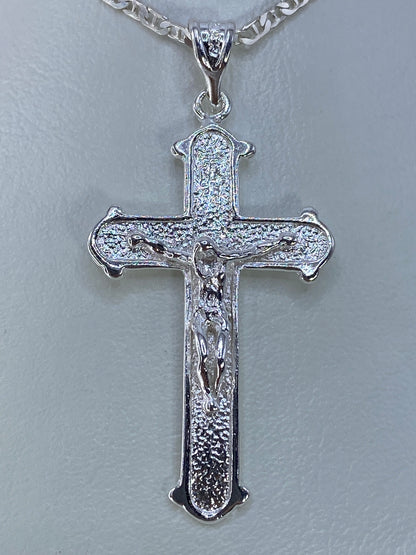 Crucifijo de plata 925 repujado a mano, 4.5 cm, con textura en la cruz y figura de Cristo