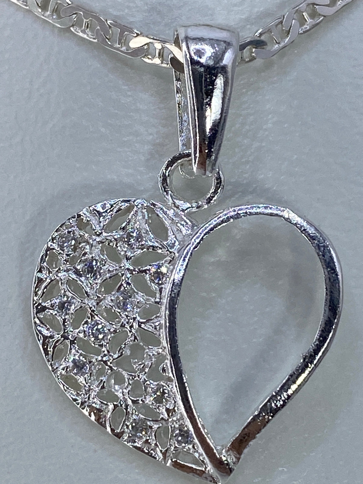 Dije de corazón de 2.7 cm en plata 925 con Quinto