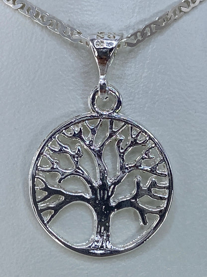 Dije de plata 925 con Árbol de la Vida en relieve repujado, colgando de cadena