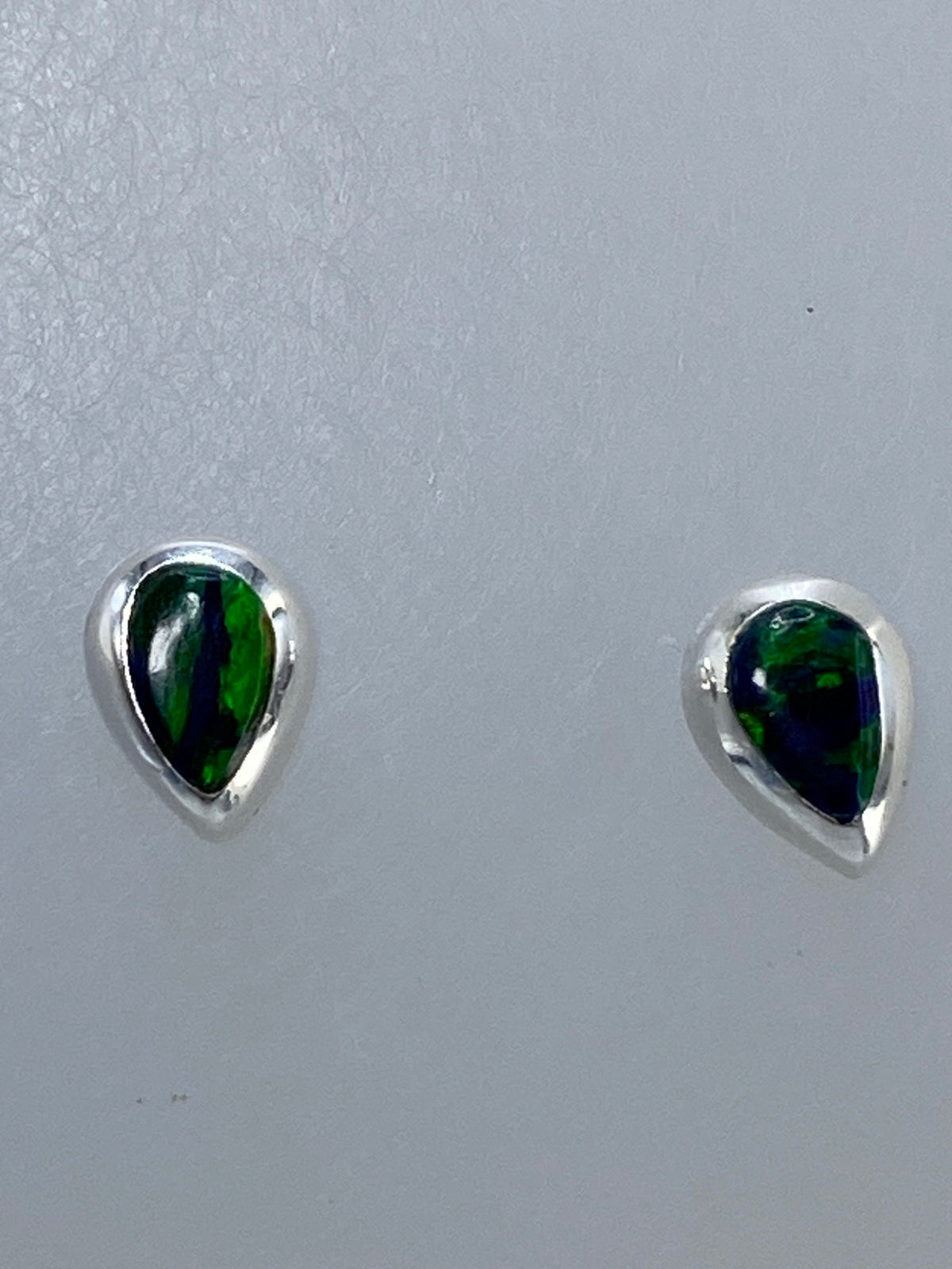 Aretes en gota de plata 925 con ópalo de fuego multicolor brillante
