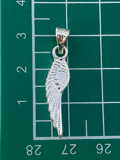 Dije con medida de 3.2 cm en escala, Quinto 925 visible