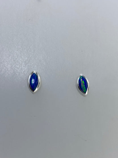 Aretes de plata 925 engastados a mano, cierre de mariposa, peso 0.68 g