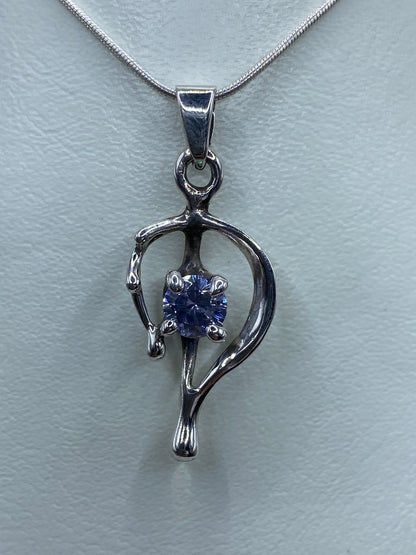 Dije de plata 925 con circonia blanca brillante, colgando de cadena plateada