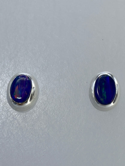 Par de aretes de plata 925 con ópalo de fuego multicolor, postes rectos con mariposa