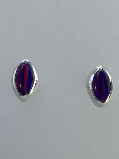 Aretes de plata con ópalo de fuego multicolor engastados en Taxco 925