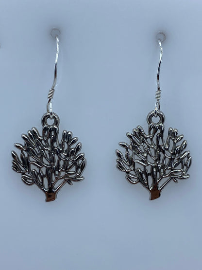 Par de aretes Árbol de la Vida en plata 925 repujada, colgando de gancho de plata