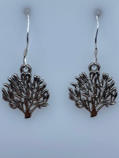 Aretes de plata en escala: 3.1 cm de largo total