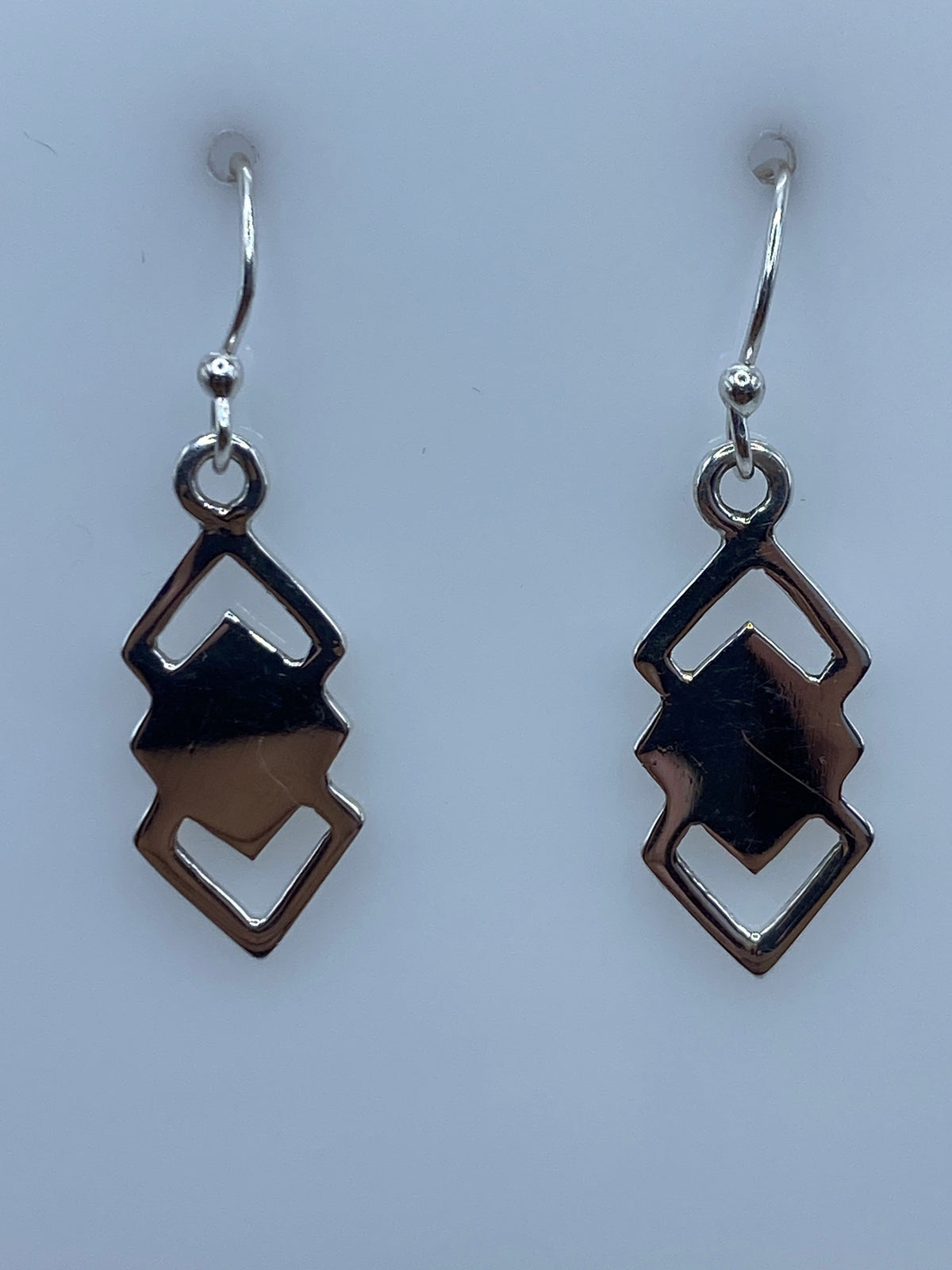 Aretes en gancho de plata, 3.2 cm de largo