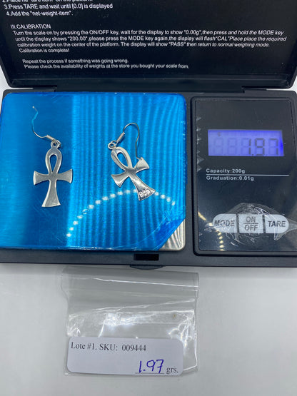 Aretes religiosos símbolo Ankh plata 925 sobre fondo blanco
