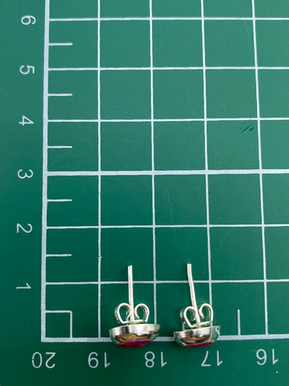Reverso de los aretes mostrando el Quinto 925 de autenticidad