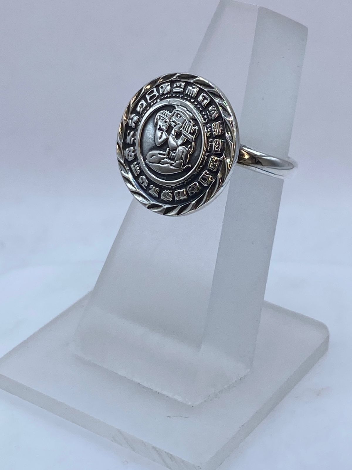 Anillo Ajustable Calendario Maya en Plata .925, vista lateral