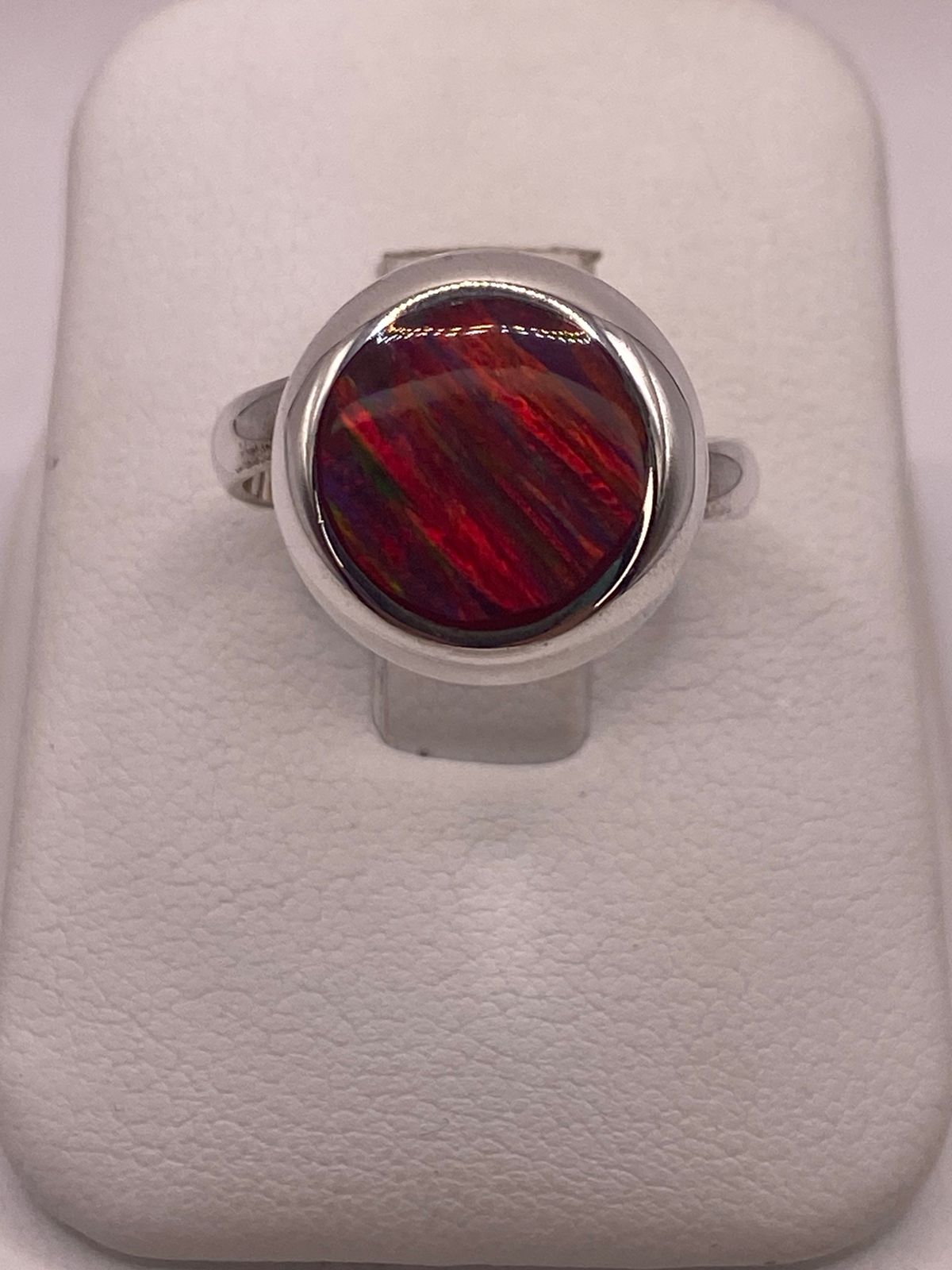 Anillo Ajustable Clásico de Plata 925 con Ópalo de Fuego — vista lateral