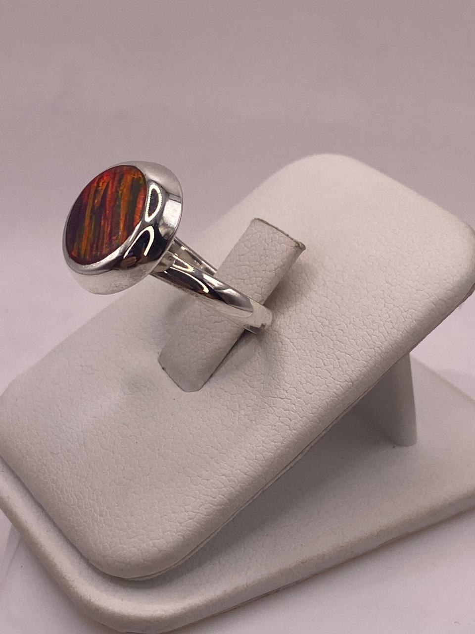 Anillo Ajustable Clásico de Plata 925 con Ópalo de Fuego, vista frontal
