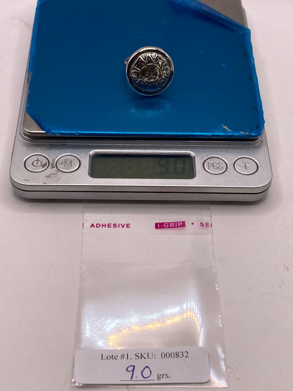Anillo Ajustable de Plata .925 Calendario Azteca, peso en gramos (báscula)