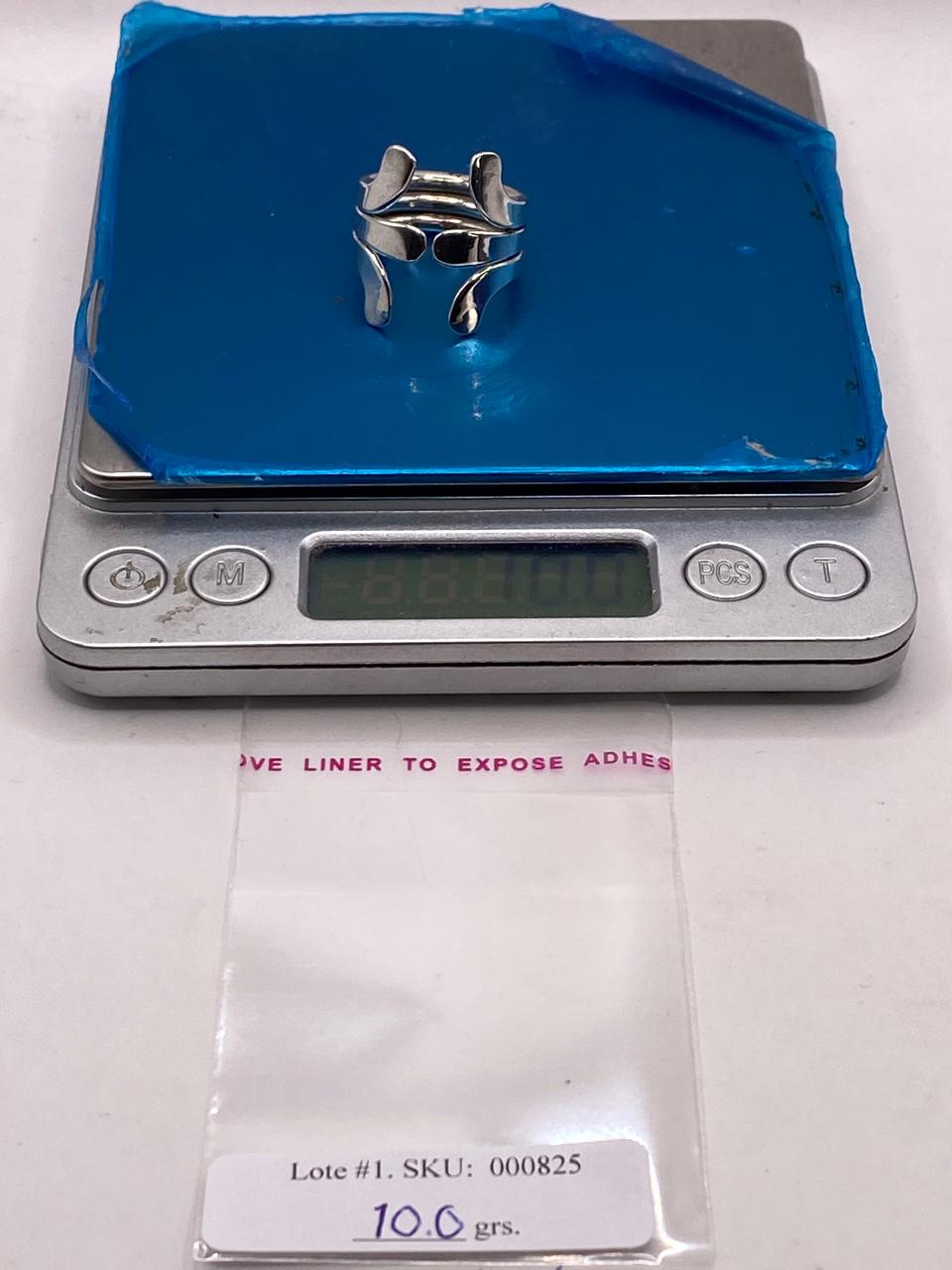 Anillo Ajustable de Plata .925 con Diseño Moderno de Puntas Curvas, peso en gramos (báscula)