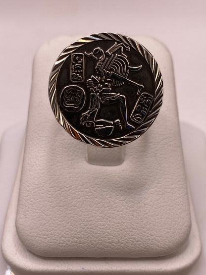 Anillo Ajustable de Plata .925 con Grabado Maya Ancestral, vista frontal