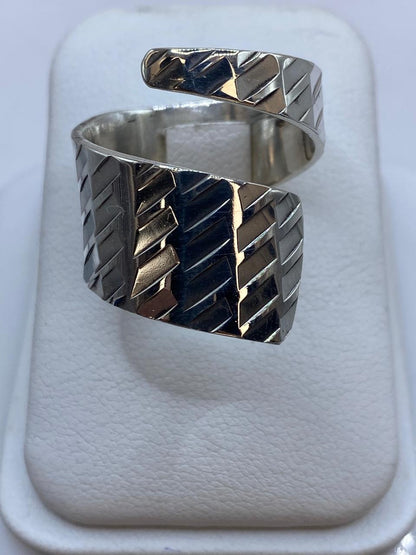 Anillo Ajustable Geométrico en Plata .925 — vista lateral