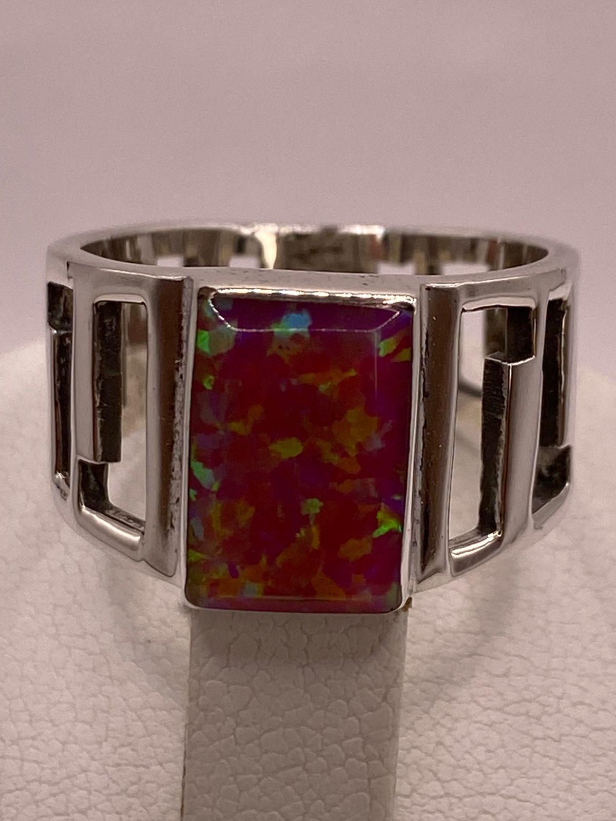 Anillo Ancho con Ópalo de Fuego Rosa, Amarillo y Verde en Plata .950, vista superior